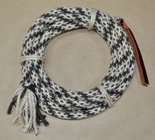 Brown and white "boundary" pattern mecate