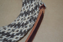 Brown and white "boundary" pattern mecate