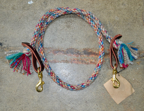 Loop reins: Taupe, pink, orange and two tones of blue in the 