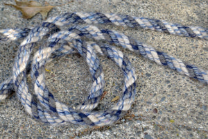 Loop rein: Cream with blue in wash pattern..Medium